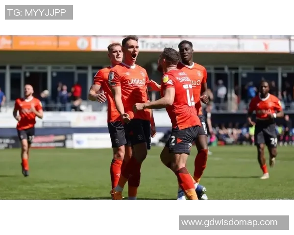 布里斯托尔城与卢顿激战成平局比赛结果引发热议